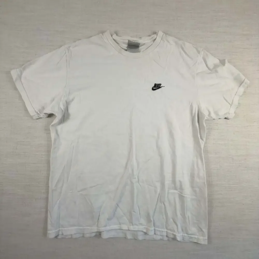 Nike Vintage Embroidered Swoosh T-Shirt White Size Large